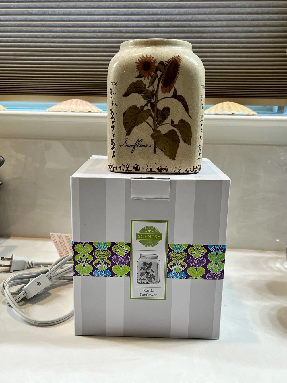 Scentsy Rustic Sunflower full size warmer